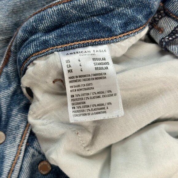American Eagle Outfitters Mom Jeans - Light Wash - Size 4 Regular - Picture 4 of 6